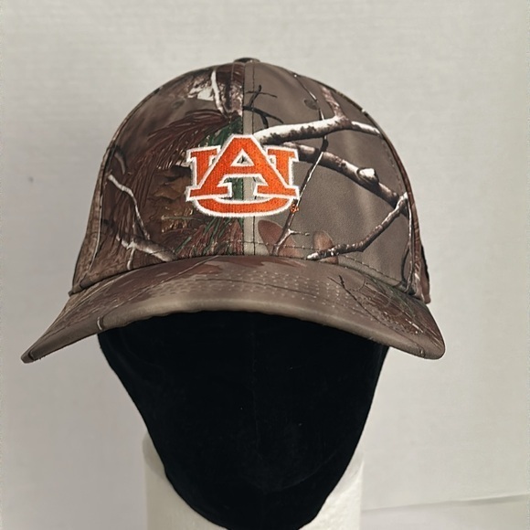 Men’s Under Armor Auburn Camo Hat NWOT L/XL - Picture 1 of 8